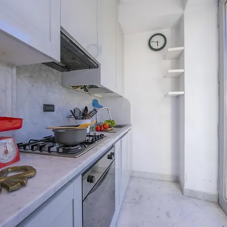 Palace 250m From Sea - Happy Apartment Alassio