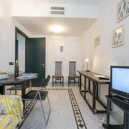 Apartment Palace 250m From Sea - Happy Alassio