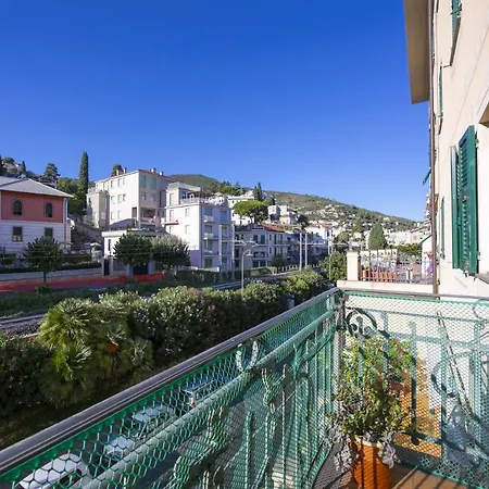 Palace 250m From Sea - Happy Apartment