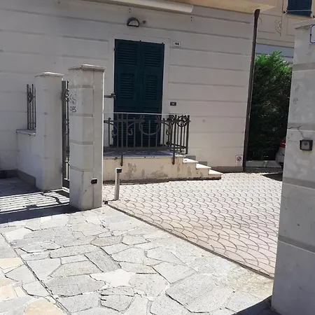 Apartment Palace 250m From Sea - Happy Alassio