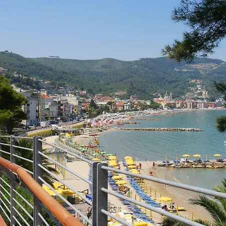 Apartment Palace 250m From Sea - Happy *