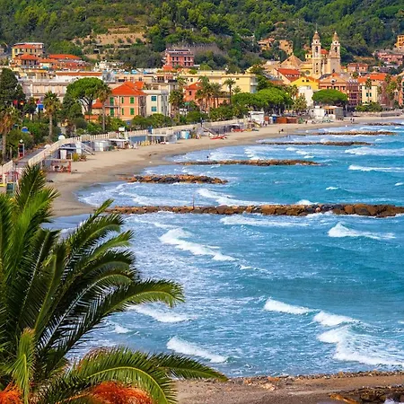Palace 250m From Sea - Happy * Alassio